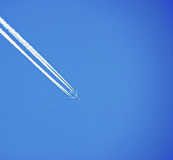 Vapour Trails On High by Lachlan Main Vapour Trails On High by Lachlan Main